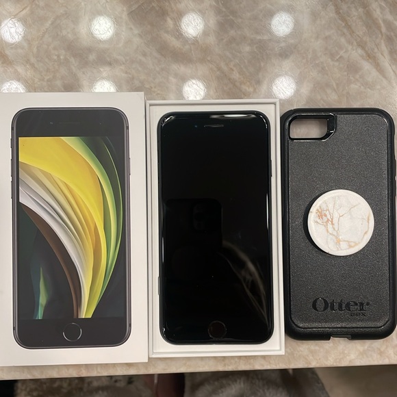 BRAND NEW UNLOCKED APPLE IPHONE SE-2nd GEN WITH OTTERBOX CASE AND POPSOCKIT!